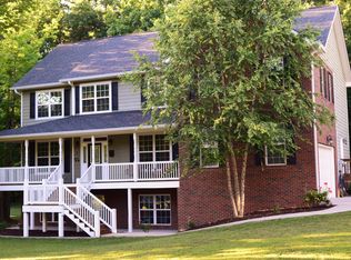 1413 Walden Forest Rd, Signal Mtn, TN 37377