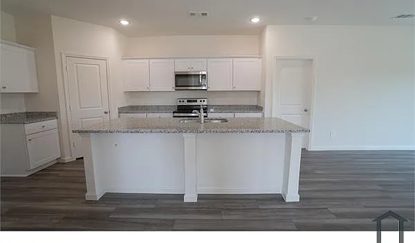 794 Yorkshire Dr — Photo 10