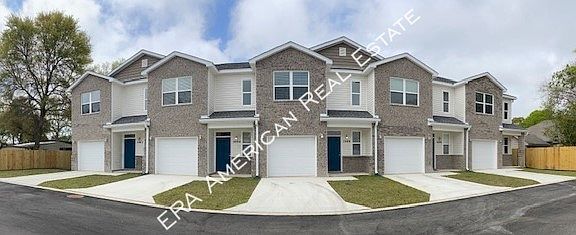 2nd image of 1006 Grace Ln