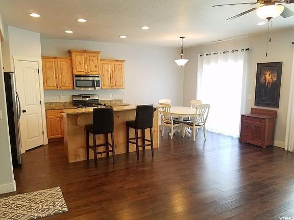 2nd image of 1272 N Willowbrook Ln