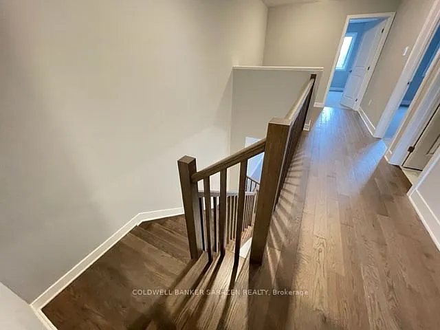 330 Whitham Cres — Photo 16