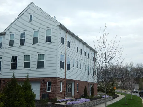 800 Gillian Ln, Cranberry Township, PA 16066