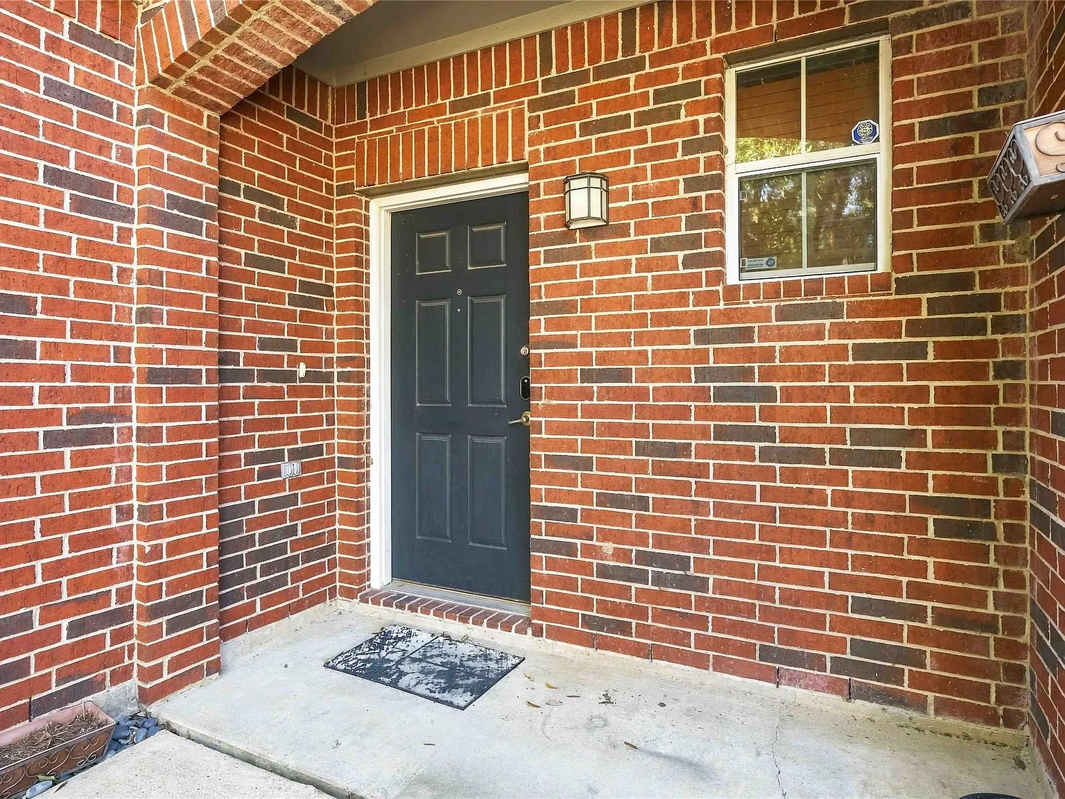 3 bed, 2.5 bath, 1551 sqft, $1,800 — Photo 2