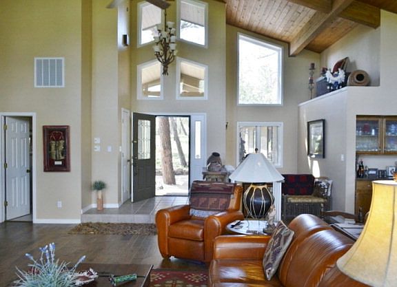 5th image of 213 Deer Park Dr