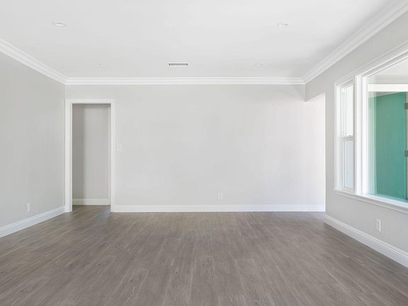 5th image of 1429 Yosemite Dr