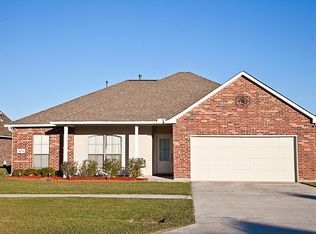 34052 Spring Lake Dr, Walker, LA 70785