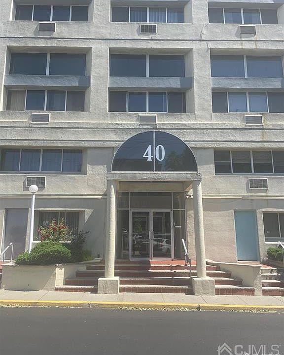 2nd image of 40 Fayette St APT 21