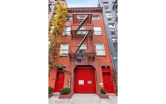 Rented by Douglas Elliman | media 18