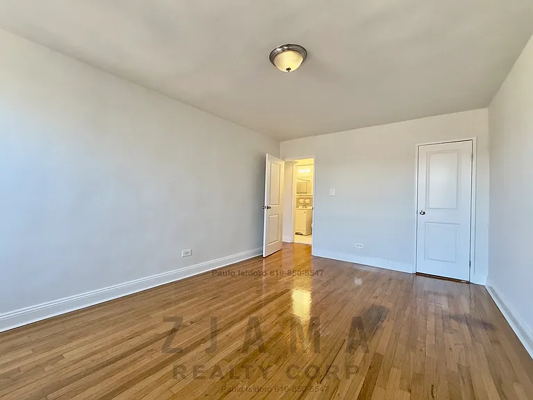 222 E 17th St #4A — Photo 2