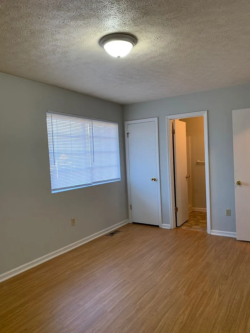 3 Bedroom 2.5 Bath Townhouse — Photo 4