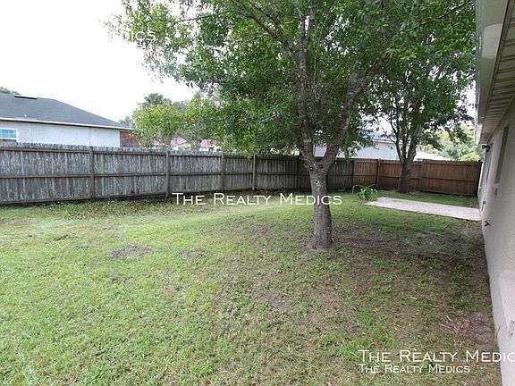 3rd image of 630 Bear Ct