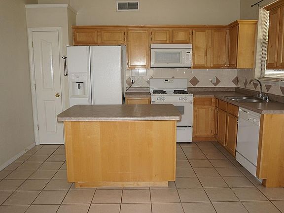 5th image of 4752 Joel Dr