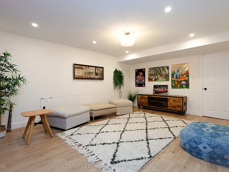 70 Chapman Ct #70 — Photo 19