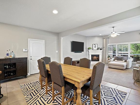 5th image of 4405 Pecan Knoll Dr