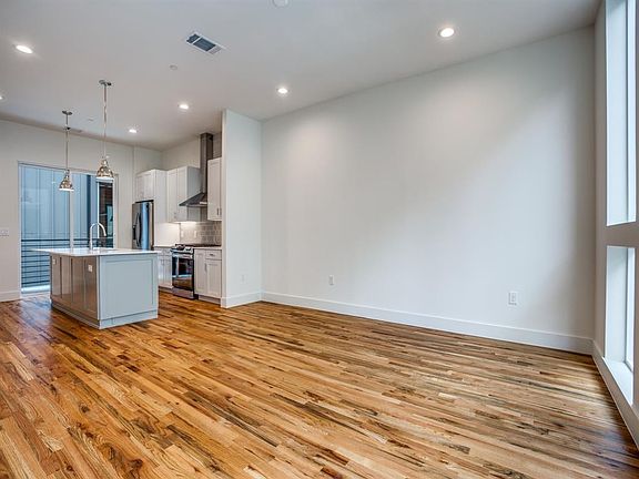 3rd image of 2128 Ashby St #804