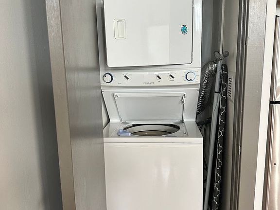 5th image of 1204 Hull St APT 1D