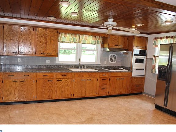 3rd image of 1807 E Kings Hwy