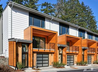 722 Hanami Ln, Bainbridge Island, WA 98110