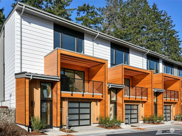 722 Hanami Lane, Bainbridge Island, WA 98110