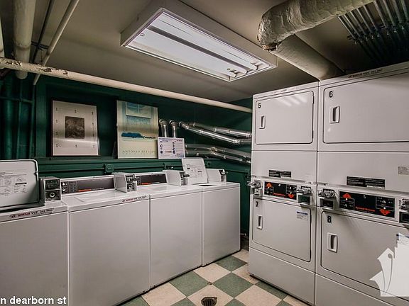 5th image of 1220 N Dearborn St #125