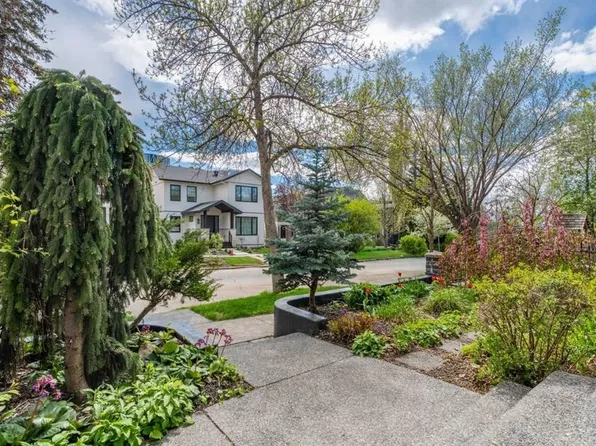 216 S 4th Ave NE, Calgary, AB T2E 0J1