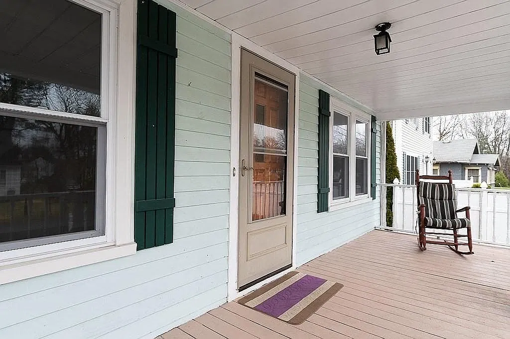 3 bed, 1.5 bath, 1414 sqft, $3,250 — Photo 2