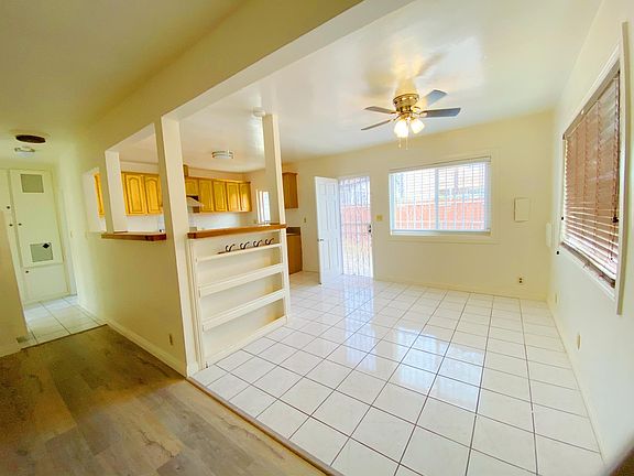 5th image of 2737 Kelburn Ave