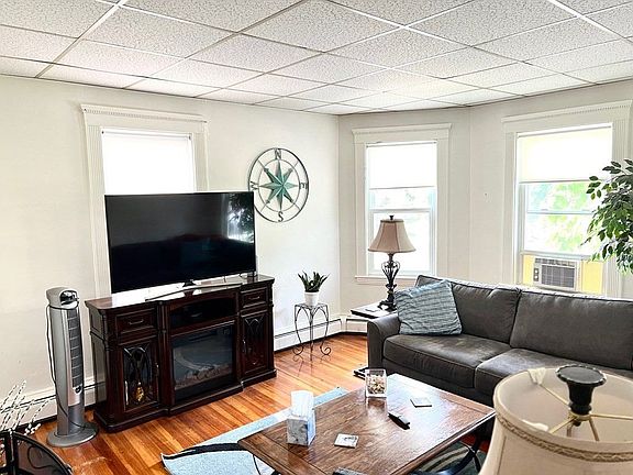 4th image of 100 Quincy Ave APT 3
