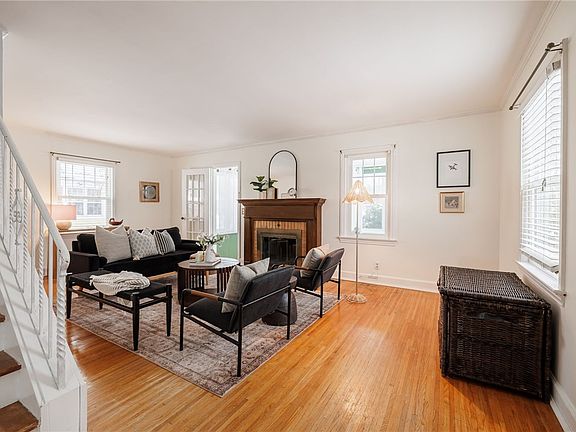 3rd image of 112 Curtice Rd