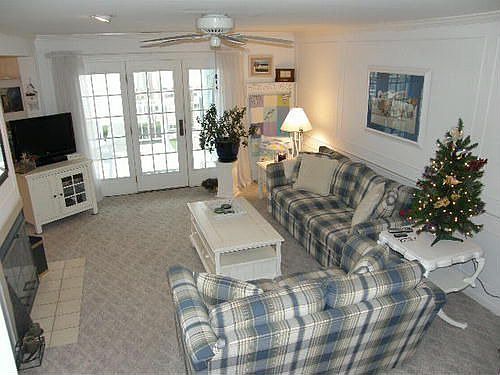 4th image of 736 Pleasure Ave #736
