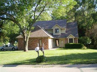 6631 SW Wentley Ln, Topeka, KS 66614