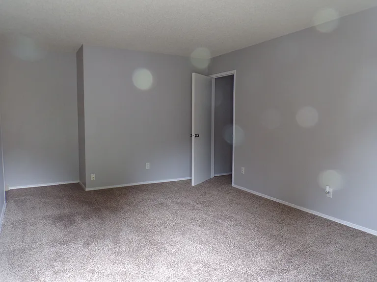 5102 SW 45th Ave #1 — Photo 10
