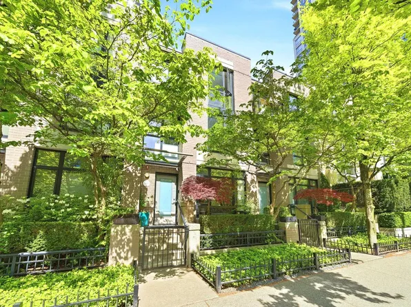 1259 Richards St, Vancouver, BC V6B 3G3