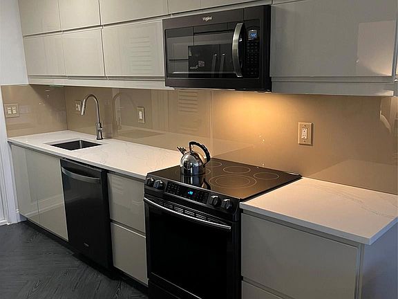 5th image of 3250 NE 28th Street #306