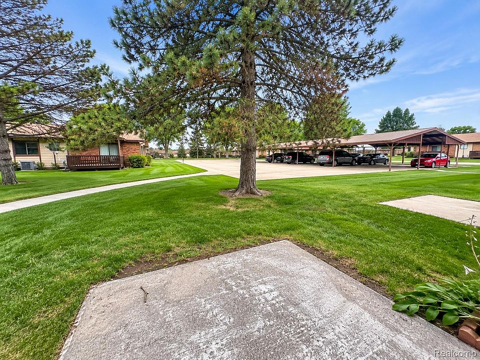 29900 Grand Oaks Dr Apt 18, photo 2
