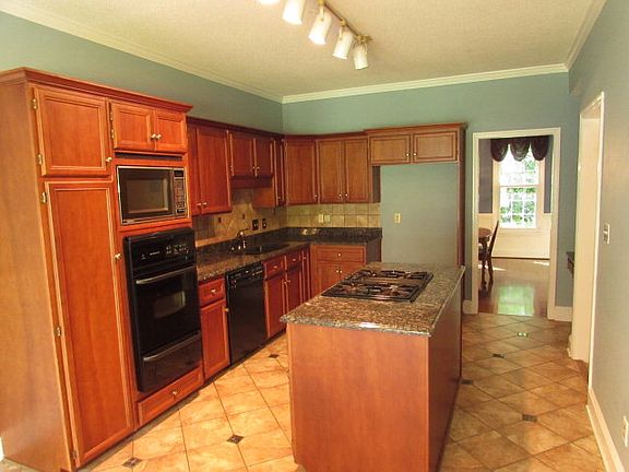 4th image of 425 Bakers Ferry Trl