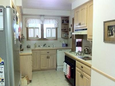 3rd image of 27068 Clairview Dr