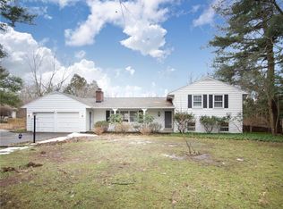 63 Crescent Hill Rd, Pittsford, NY 14534