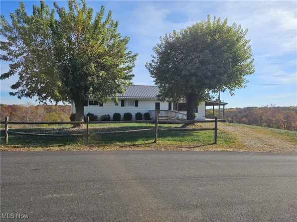 132 S Moore Rd SE, McConnelsville, OH 43756