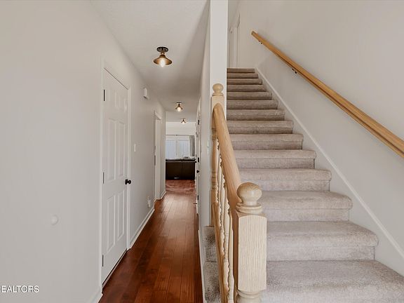 4th image of 10501 Raven Ct