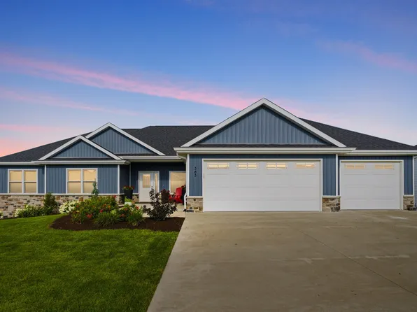 383 Solomia Ct, Peosta, IA 52068