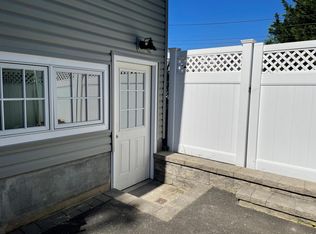 1298 Shaw Pl FLOOR 1, Seaford, NY 11783