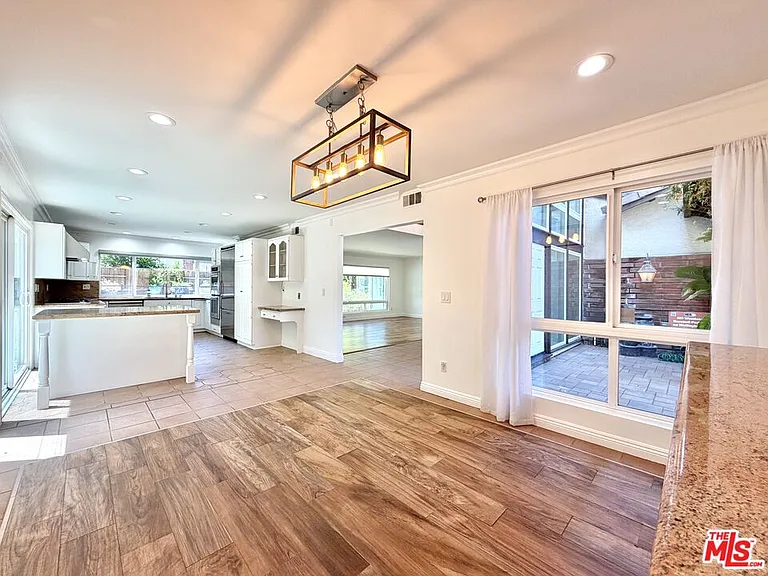 1615 Wellington Pl — Photo 17