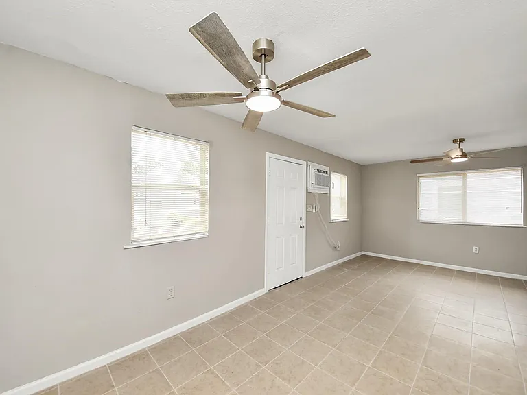 3914 Hoffman St #C — Photo 7