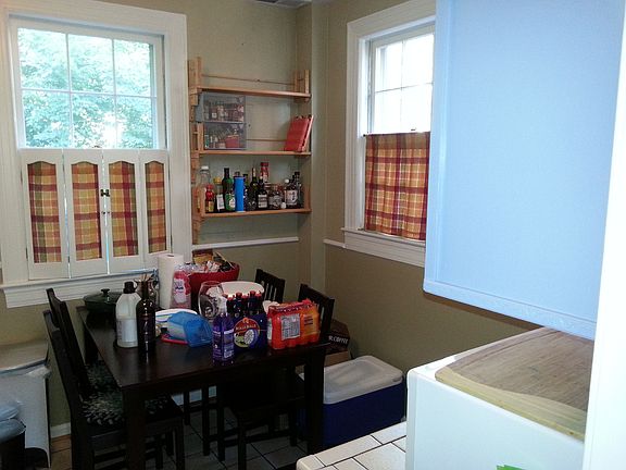 Eat-In Kitchen w/Stainless