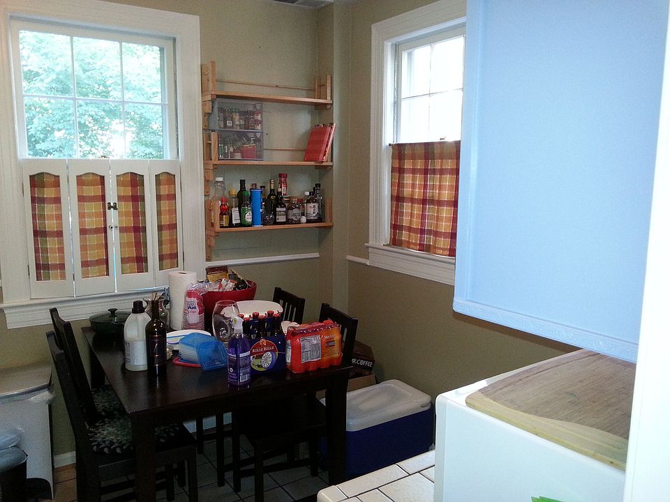 Eat-In Kitchen w/Stainless