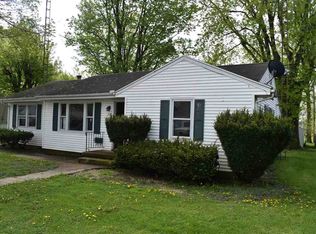 203 E School St, Centerville, IN 47330