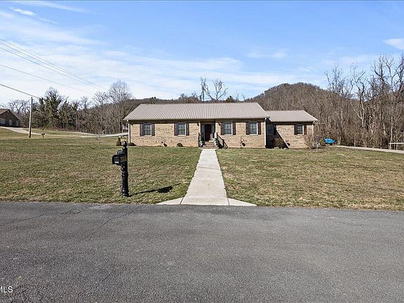 3rd image of 101 Eloise Ln