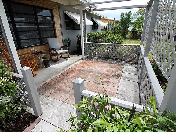 3rd image of 4153 Waterway Dr