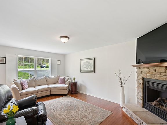 4th image of 47 B Rolling Brook Dr